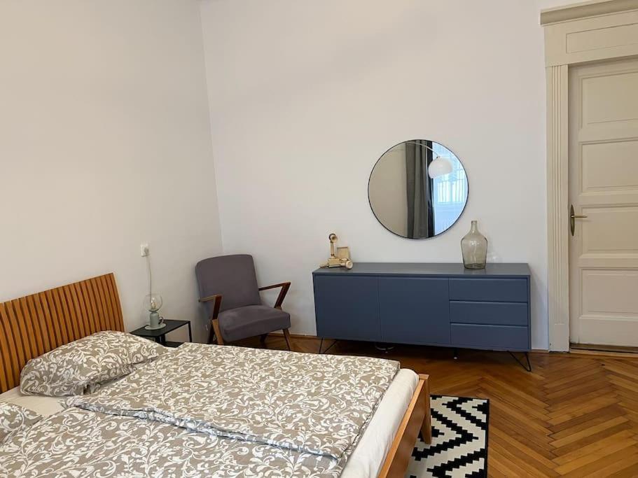 Authentic Buda Apartment
