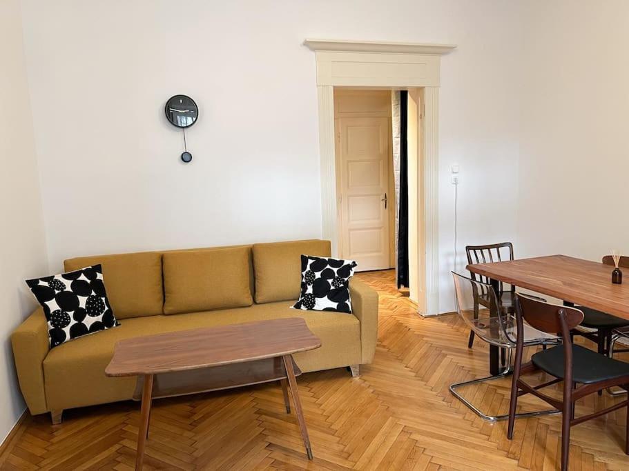 Authentic Buda Apartament *